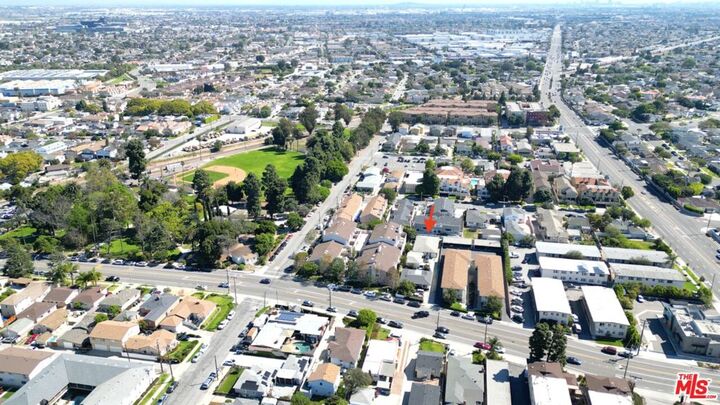 Property Photo:  2730 Arlington Avenue B  CA 90501 