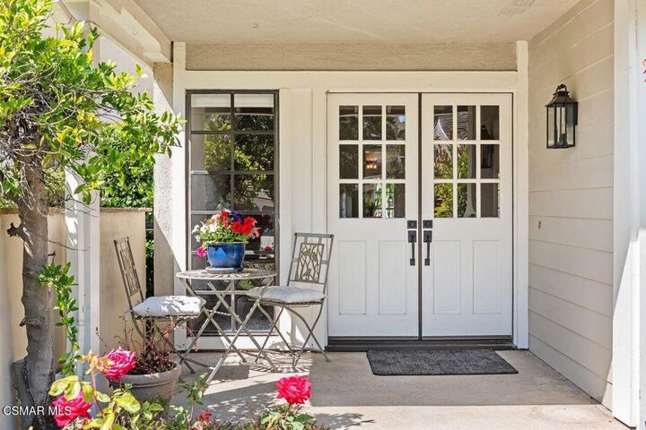 Property Photo: 2935 Shadow Brook Lane CA 91361
