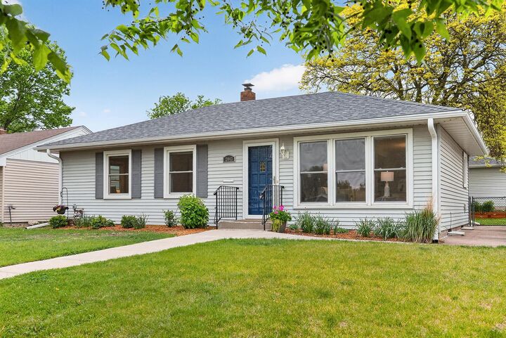 Property Photo: 2043 Ramlow Place MN 55116