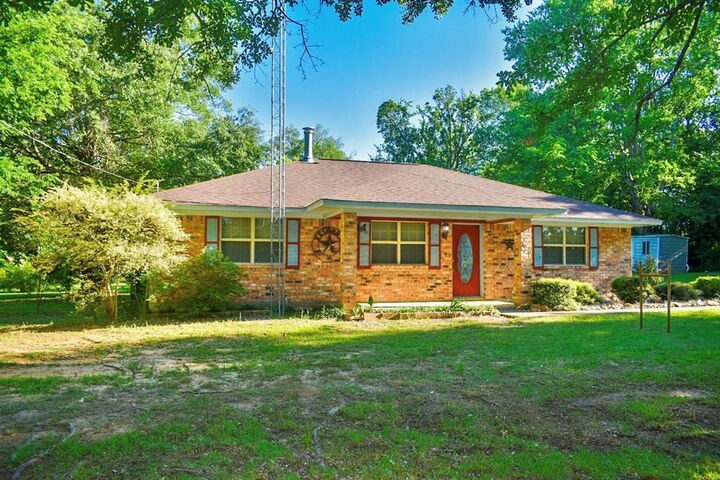 Property Photo: 300 Bethel Road TX 75431