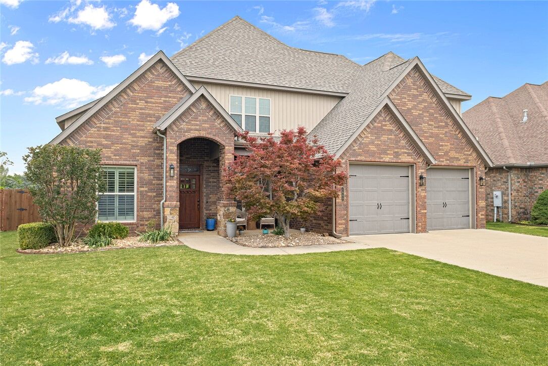Property Photo: 1900 SW Hayfield Avenue AR 72713