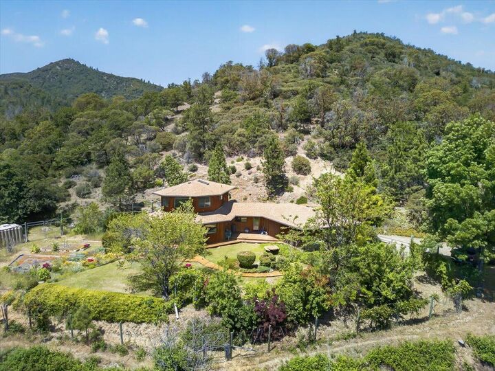 Property Photo: 1133 Humbug Creek Road OR 97530