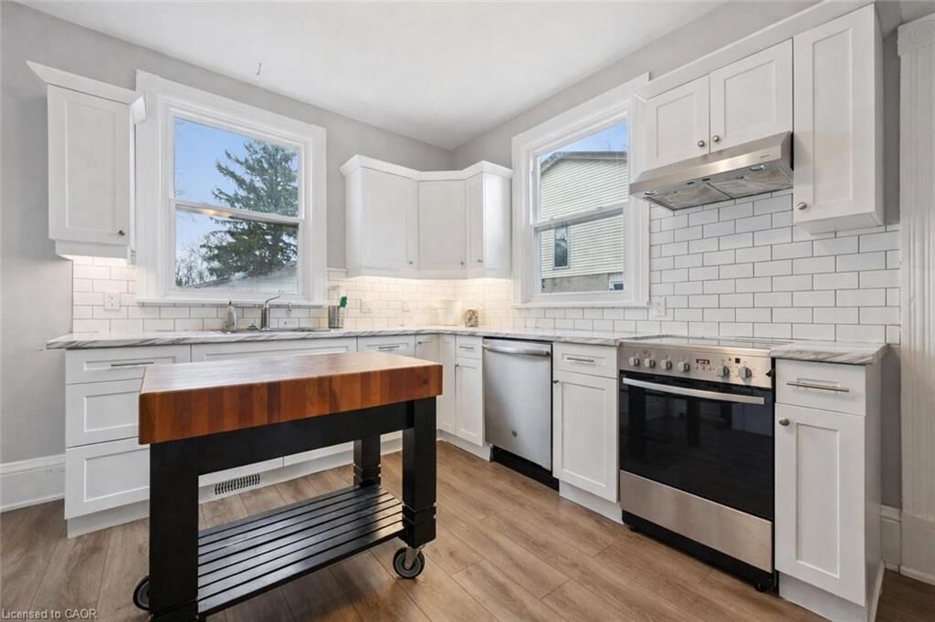 Property Photo:  29 Crimea Street  ON N1H 2Y5 
