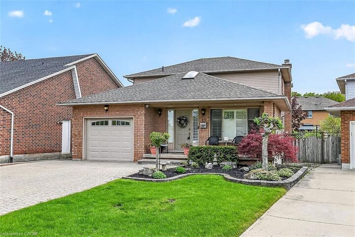 Property Photo: 15 Gabriele Court ON L8G 5C4