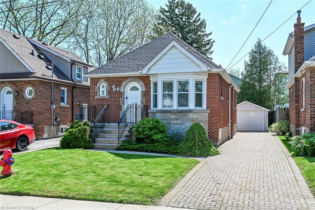 Property Photo:  62 Uplands Avenue  ON L8S 3X8 