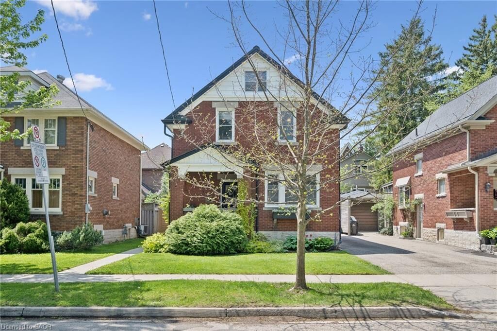Property Photo: 793 Belmont Avenue W ON N2M 1P5