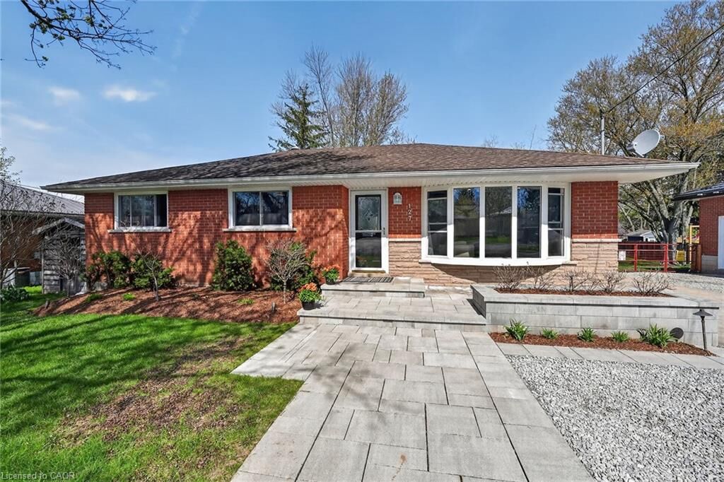 Property Photo: 127 Ayr Street ON N3W 1E5