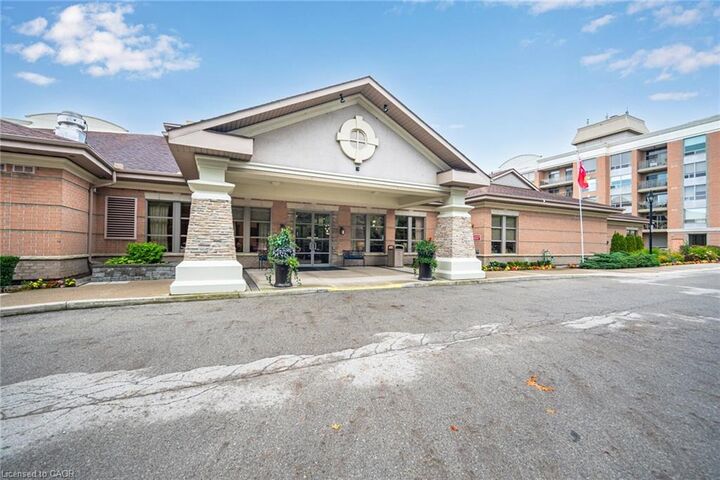 Property Photo:  100 Burloak Drive 1513  ON L7L 6P6 