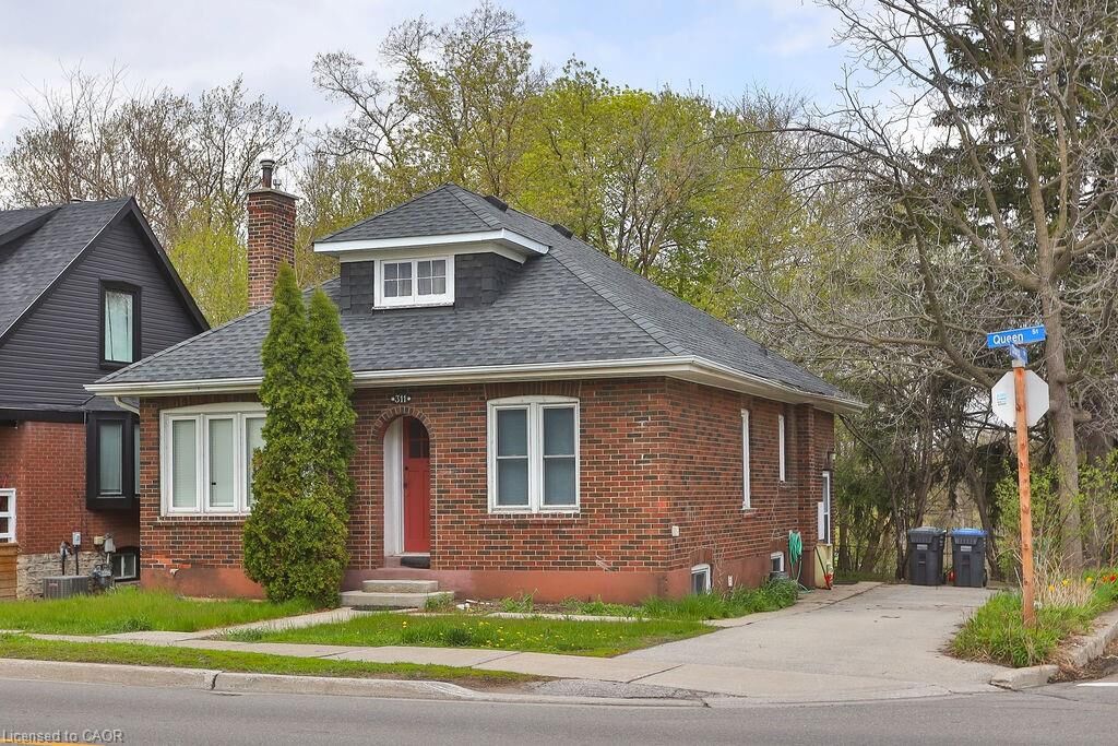 Property Photo:  311 Queen Street S  ON L5M 1L9 
