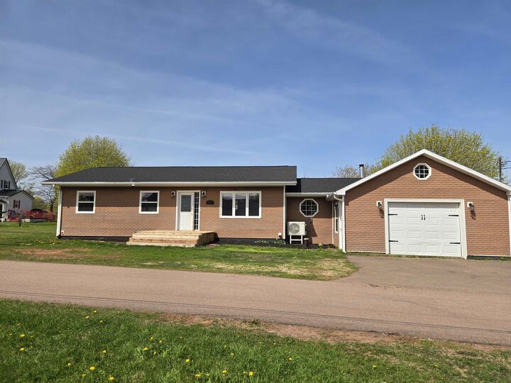 Property Photo:  11 Fraser Avenue  PE C0B 1B0 