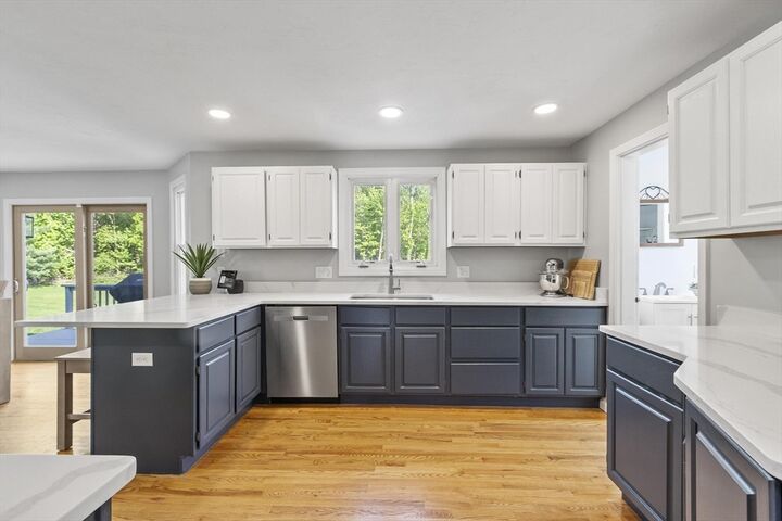 Property Photo:  17 Blackthorne Circle  MA 01748 