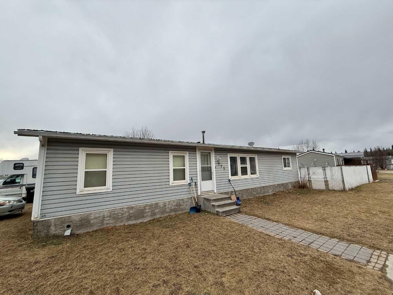 Property Photo:  195 Skogg Avenue  AB T7V 1A6 
