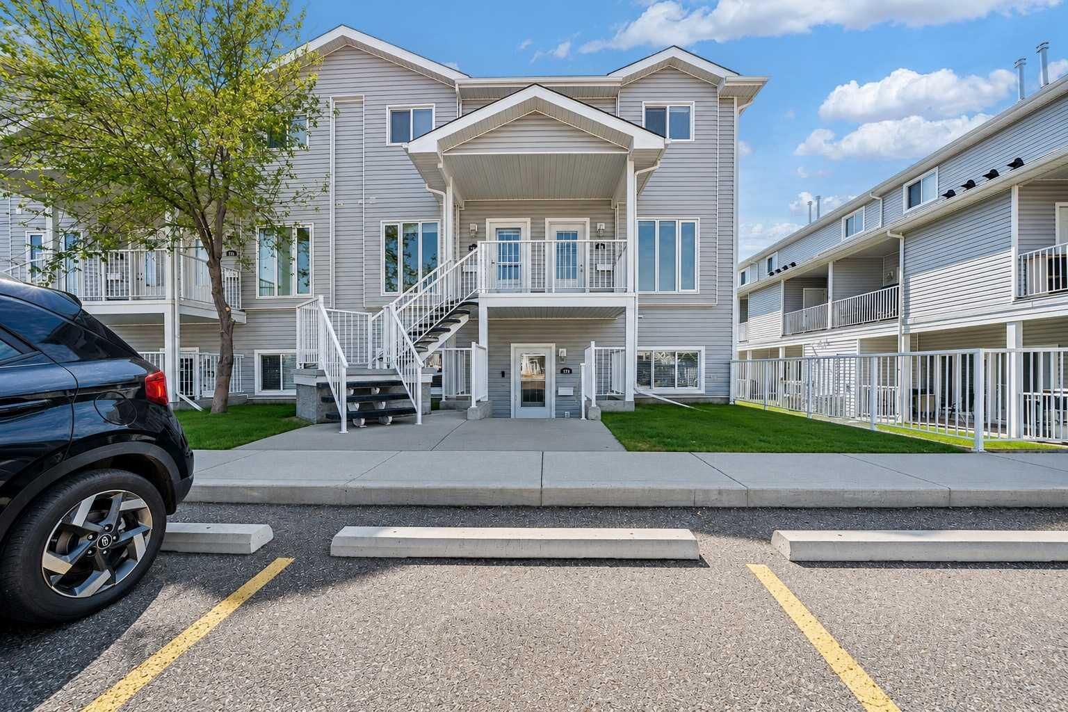 Property Photo:  183 Northlands Pointe NE  AB T1C 0C4 