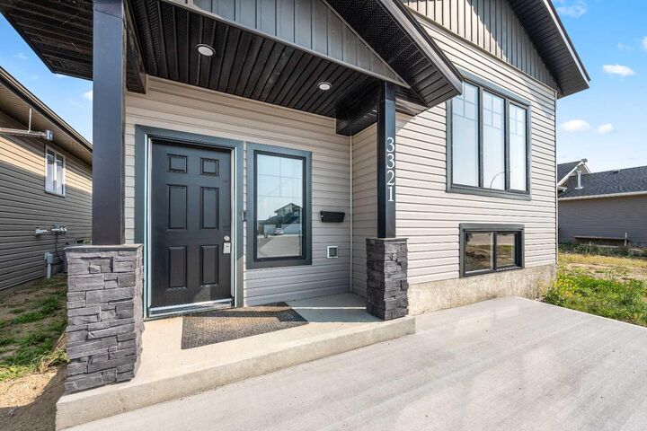 Property Photo:  3321 41 Avenue  SK S9V 2K6 