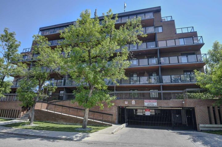 1900 25A Street SW 204 — photo 1