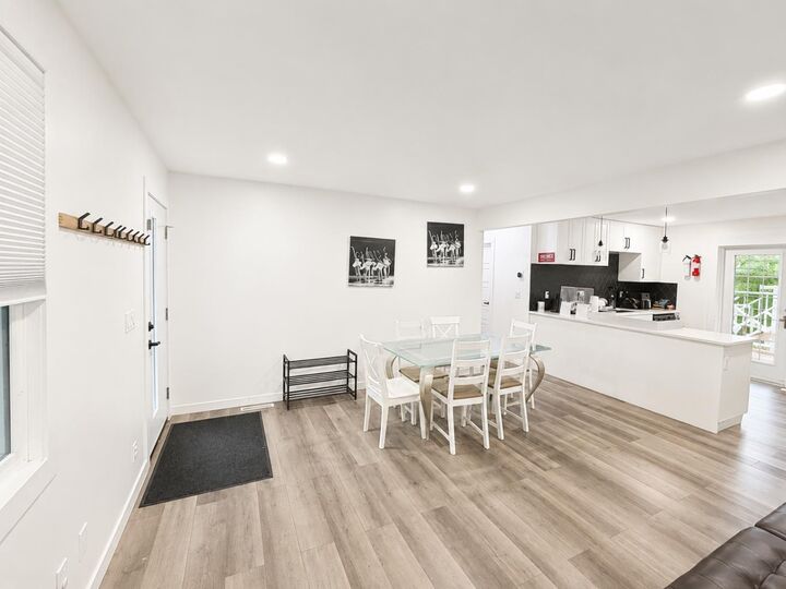 Property Photo:  1317 17 Avenue S  AB T1K 1A3 