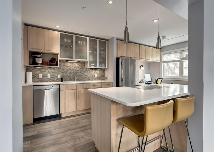 Property Photo:  2208 17A Street SW 1  AB T2T 4S1 