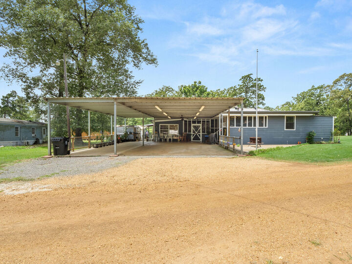 Property Photo:  60 Don  LA 71449 