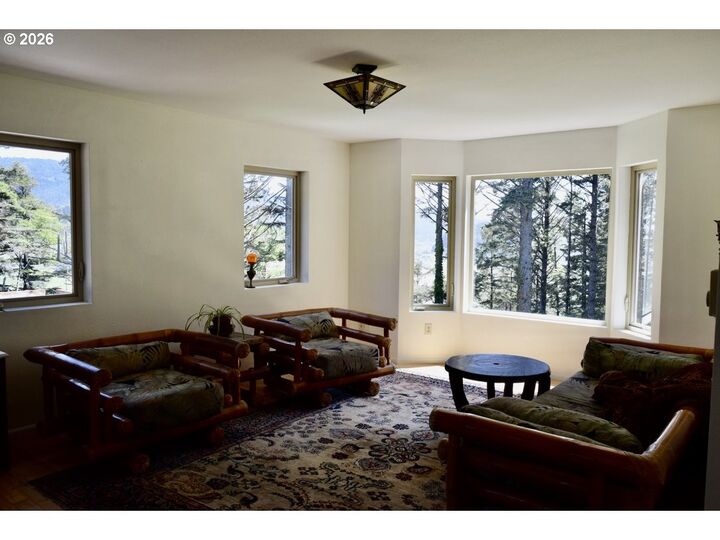 Property Photo: 94404 Linda Ln OR 97444