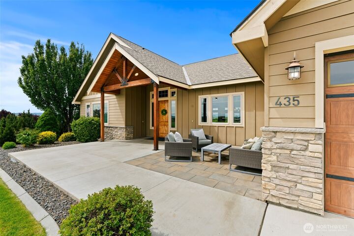 Property Photo:  435  Watson Road  WA 98926 