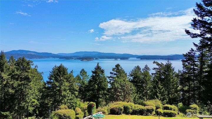 Property Photo: 92 Flagpoint Lane WA 98250