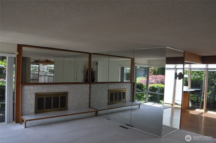 Property Photo:  632  164th Place NE  WA 98008 
