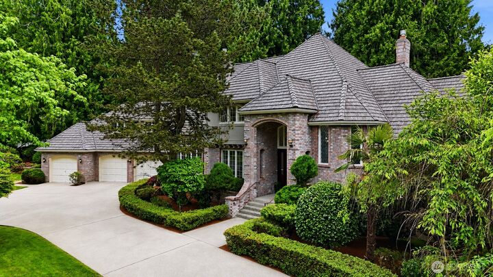Property Photo:  7214  204th Dr  NE  WA 98053 