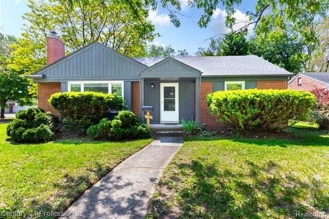 Property Photo:  25009 Donald  MI 48239 