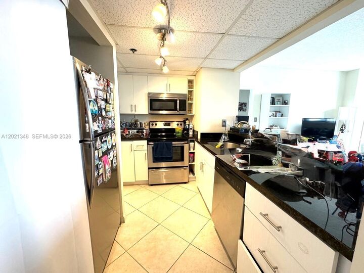 Property Photo: 540 Brickell Key Dr 1801 FL 33131
