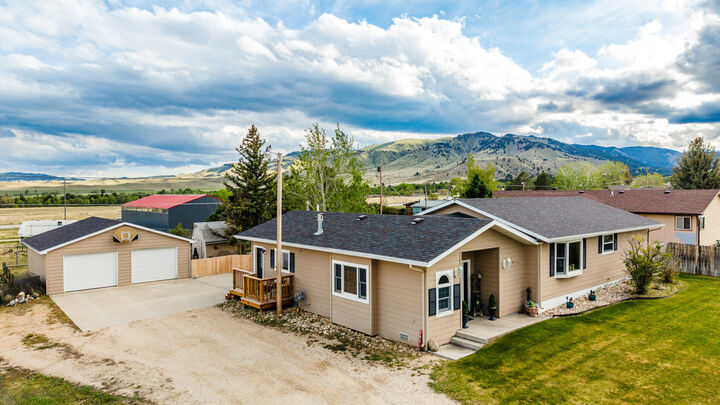 Property Photo:  2851 W 2nd Avenue  WY 82834 