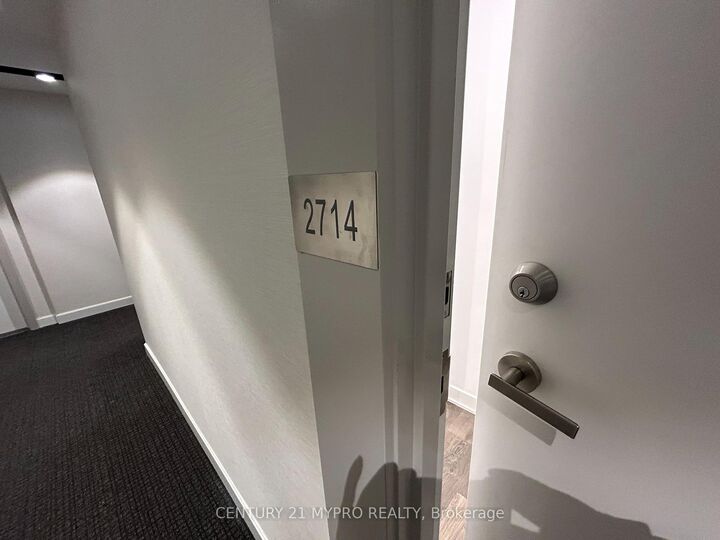 Property Photo: 195 Redpath Avenue 2714 ON M4P 0E4