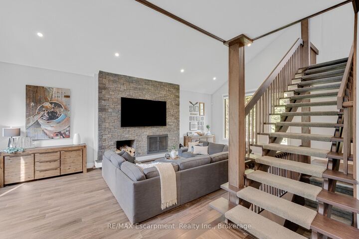 Property Photo:  2092 Highway 6 N/A  ON N0B 2J0 