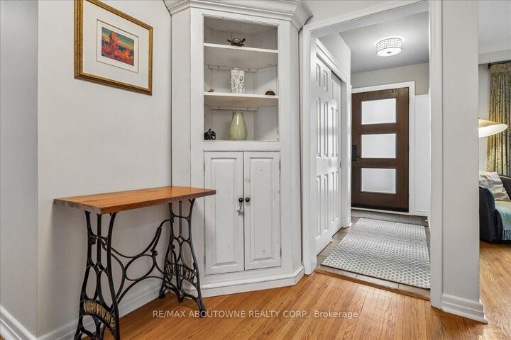 Property Photo: 316 River Side Drive ON L6K 3N4