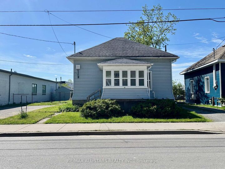 Property Photo: 81 Durham Street W ON K9V 2P8