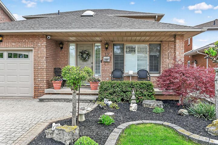 Property Photo:  15 Gabriele Court  ON L8G 5C4 