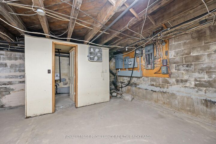 Property Photo: 400 King Street W ON K7G 2G9