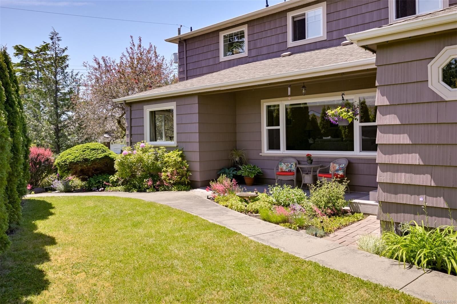 Property Photo:  1718 Garnet Rd  BC V8P 3C8 