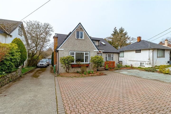 Property Photo:  3650 Quadra St  BC V8X 1H4 