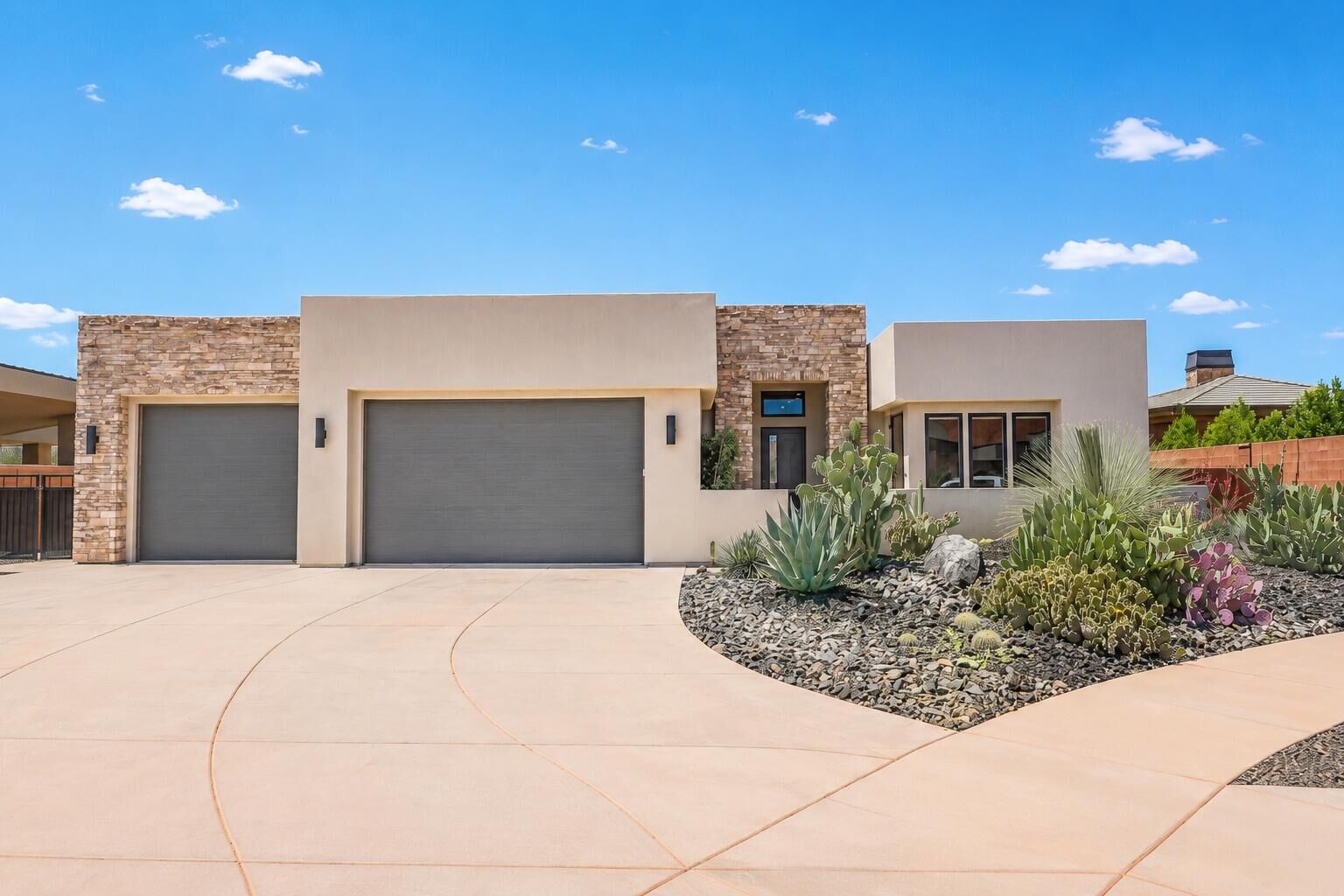 Property Photo: 161 N Arrowhead Ln UT 84738