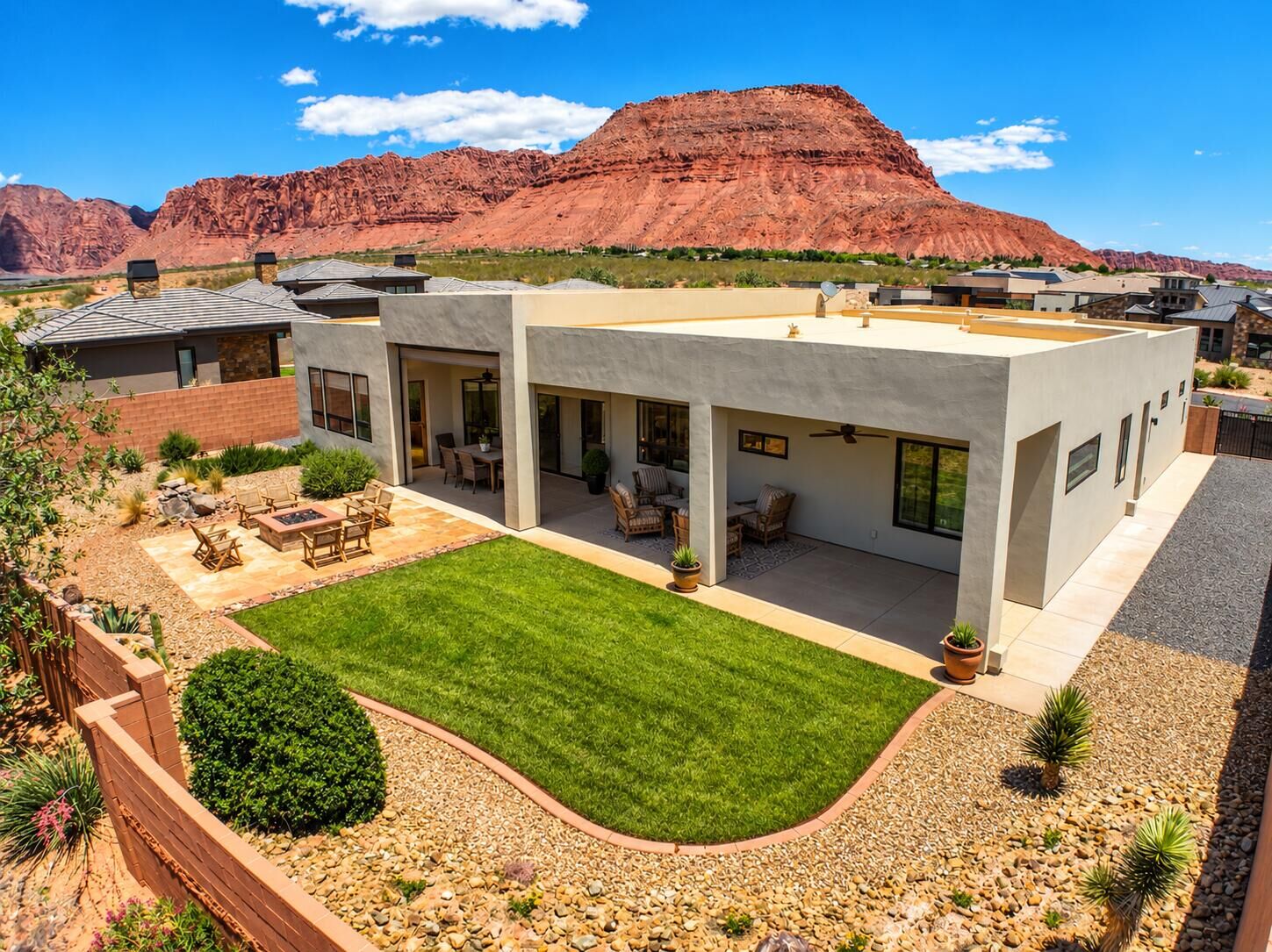 Property Photo: 161 N Arrowhead Ln UT 84738