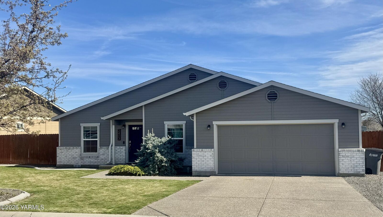Property Photo: 2403 S 73rd Ave WA 98903