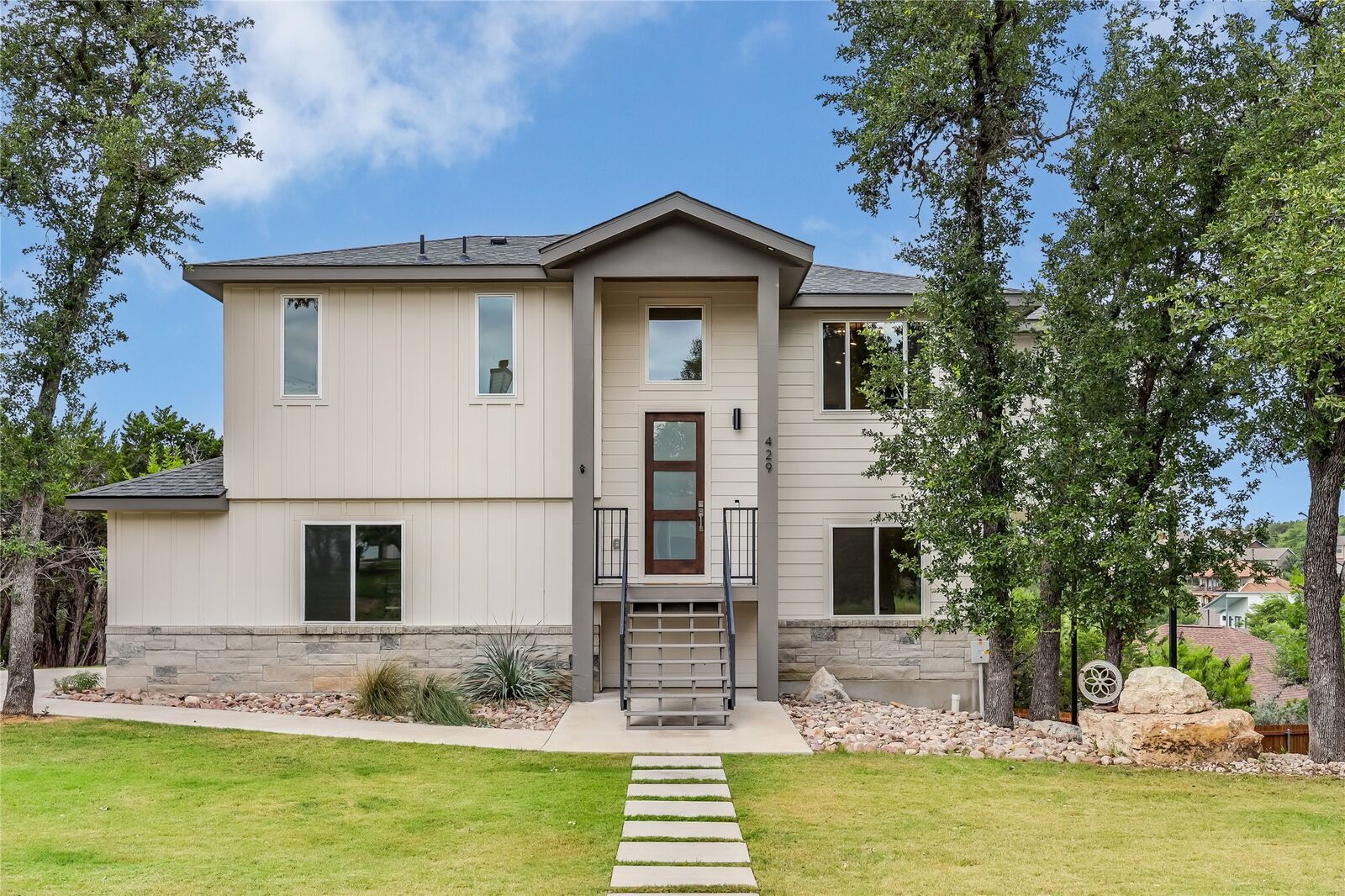 Property Photo:  429 Summit Ridge Drive N  TX 78645 