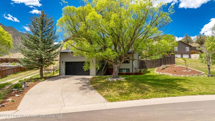 Property Photo:  823 Mountain View Drive  CO 81647 
