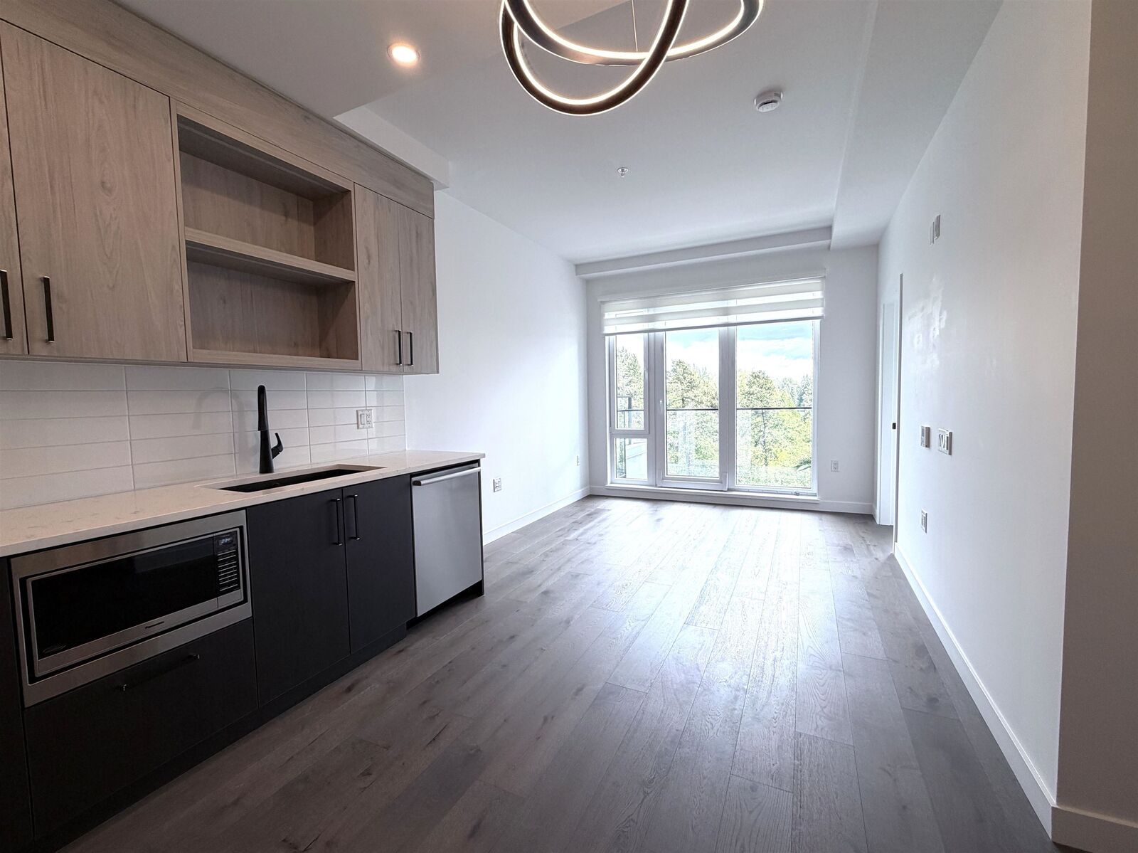 Property Photo:  6859 Cambie Street 506  BC V6P 0M4 