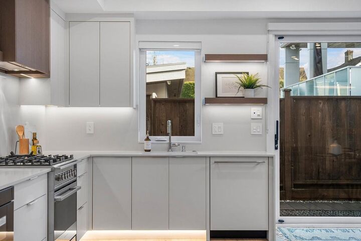 Property Photo: 1135 W 33rd Avenue BC V6M 1A3