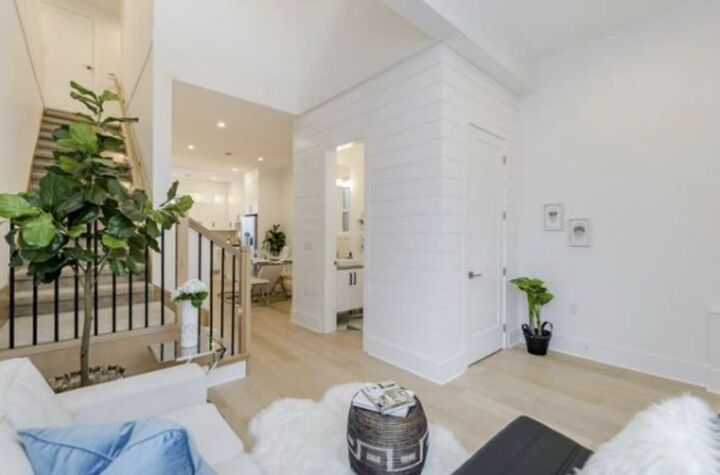 Property Photo:  14907 35A Avenue  BC V3Z 0Y7 