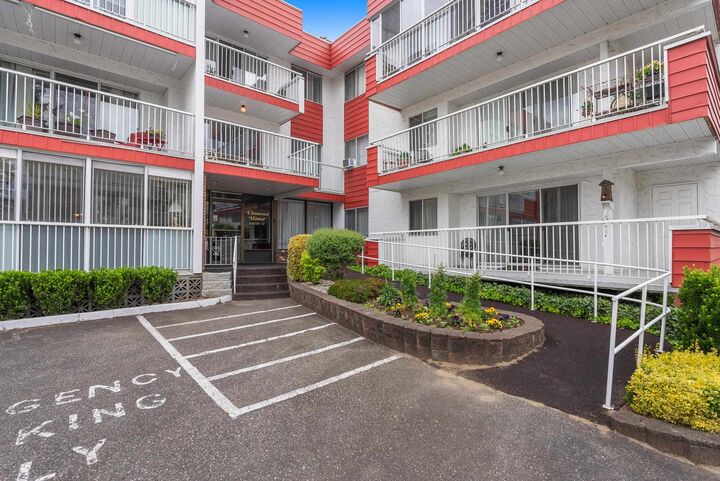 Property Photo: 32025 Tims Avenue 111 BC V2T 2H3