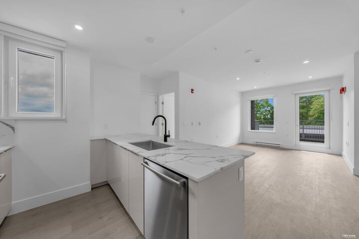 Property Photo: 2250 E 1st Avenue 309 BC V5N 1B6