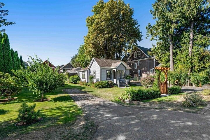 Property Photo: 4806 48 Avenue BC V4K 1V1
