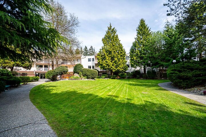 Property Photo: 12890 17 Avenue 204 BC V4A 1T5